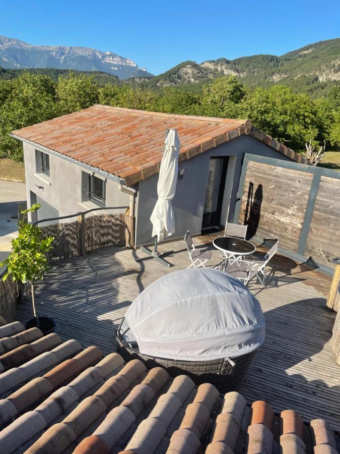 Sublime Studio De Caractere ,50 M2 Climatise . Montlaur-en-Diois Екстер'єр фото
